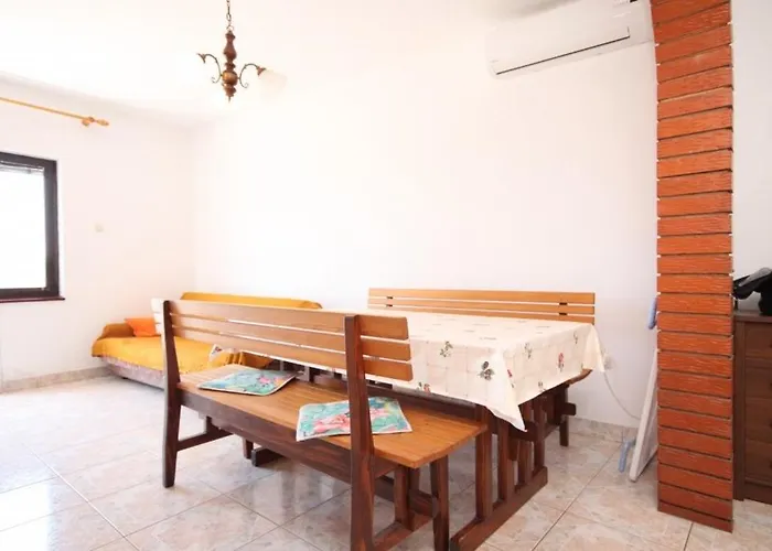 8174b Apartman Sali