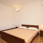 8174b Apartament