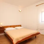 8174b Apartament